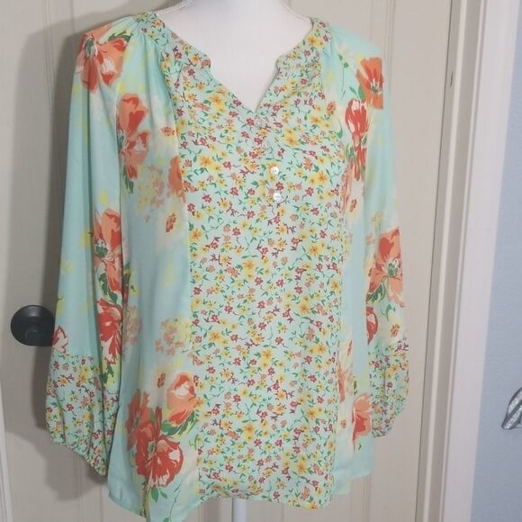 Zac & Rachel, Floral/Boho Flowy Blouse - Picture 2 of 5